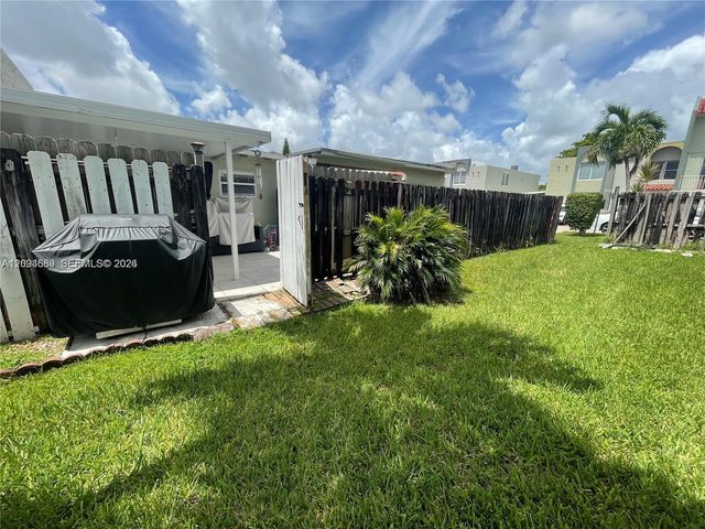 961 W 37th Terrace 30, Hialeah, FL 33012