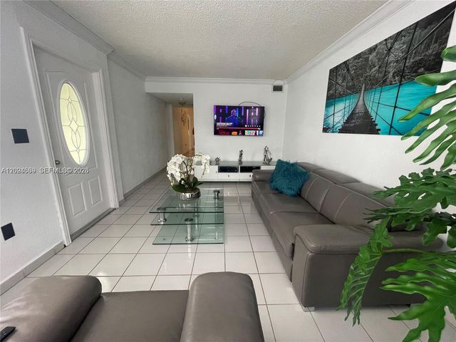 961 W 37th Terrace 30, Hialeah, FL 33012
