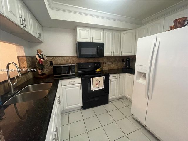 961 W 37th Terrace 30, Hialeah, FL 33012