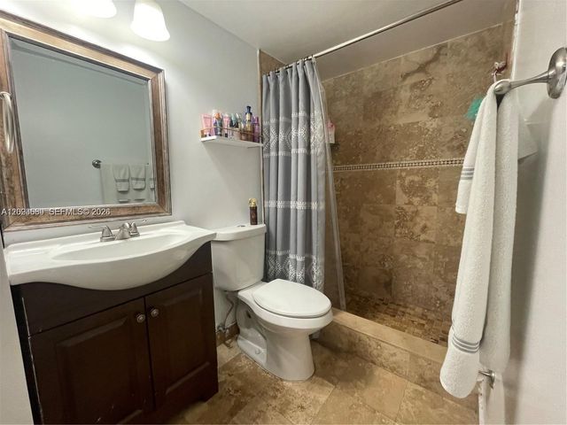 961 W 37th Terrace 30, Hialeah, FL 33012
