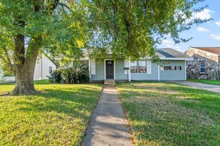 1421 5th Avenue N, Texas City, TX 77590