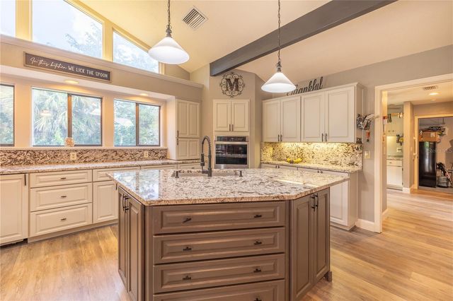 2550 SE 40TH STREET, Ocala, FL 34480