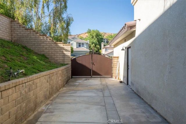 29053 Raintree Lane, Saugus, CA 91390
