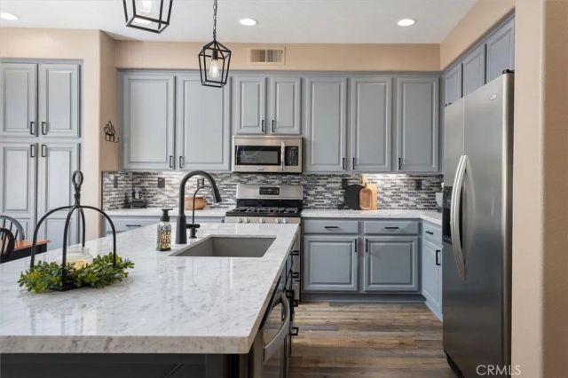 29053 Raintree Lane, Saugus, CA 91390