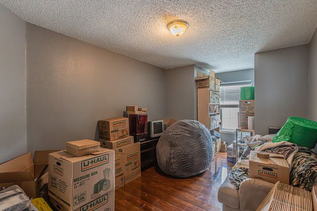 300 Creek Point Lane, Arlington, TX 76002