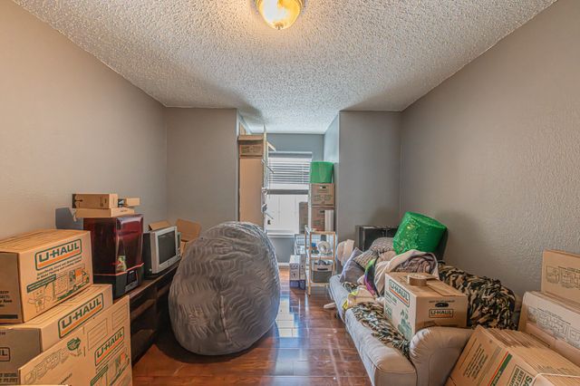 300 Creek Point Lane, Arlington, TX 76002