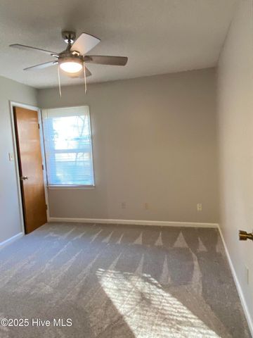 733 Stonewall Avenue, Jacksonville, NC 28540