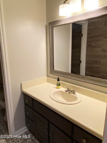 733 Stonewall Avenue, Jacksonville, NC 28540