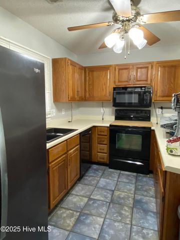 733 Stonewall Avenue, Jacksonville, NC 28540