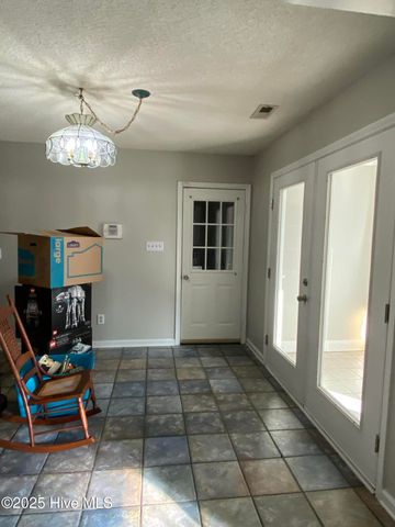 733 Stonewall Avenue, Jacksonville, NC 28540