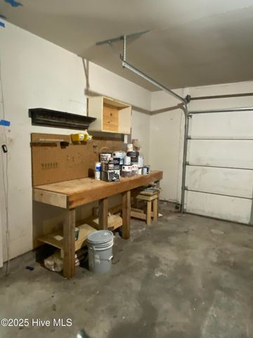 733 Stonewall Avenue, Jacksonville, NC 28540