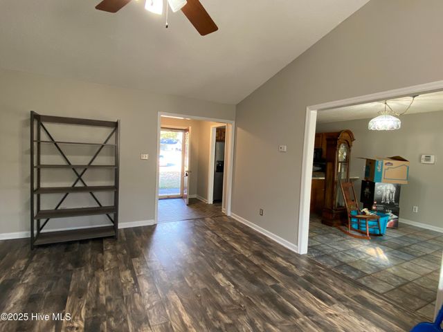 733 Stonewall Avenue, Jacksonville, NC 28540