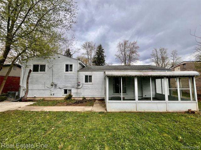 8650 Cedar Court, Superior Charter Township, MI 48198