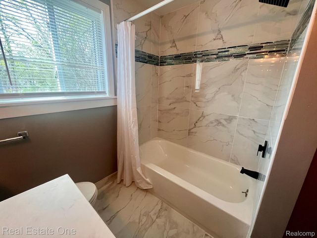 8650 Cedar Court, Superior Charter Township, MI 48198