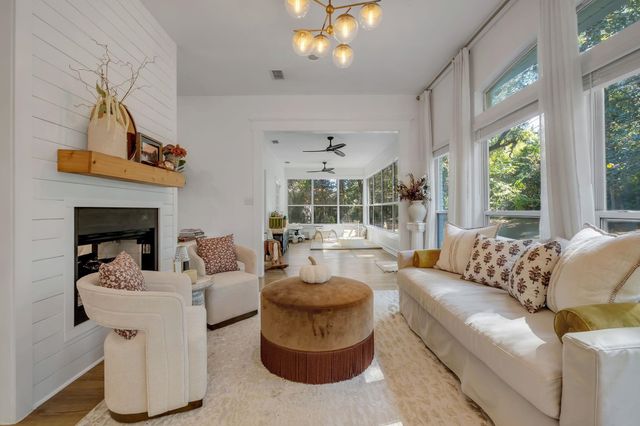 3095 Shamrock St N, Tallahassee, FL 32309