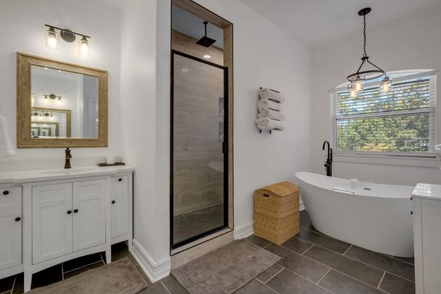 3095 Shamrock St N, Tallahassee, FL 32309