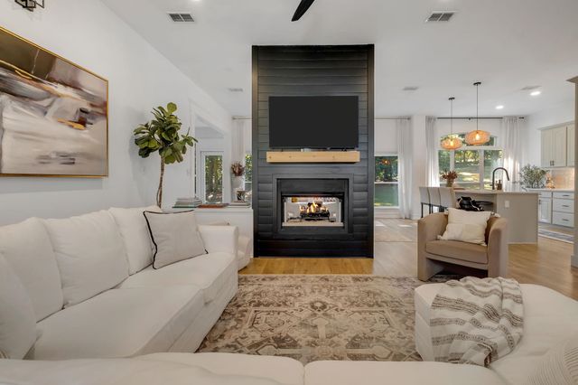 3095 Shamrock St N, Tallahassee, FL 32309