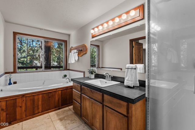 17065 Oxnard Road, Bend, OR 97707