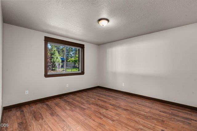 17065 Oxnard Road, Bend, OR 97707