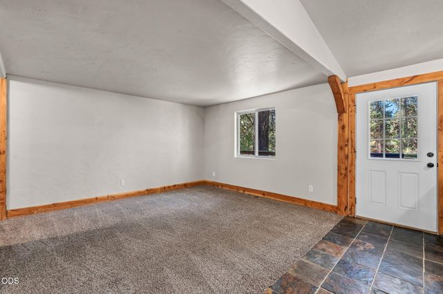 17065 Oxnard Road, Bend, OR 97707