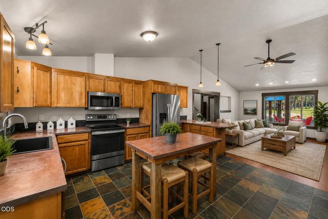 17065 Oxnard Road, Bend, OR 97707