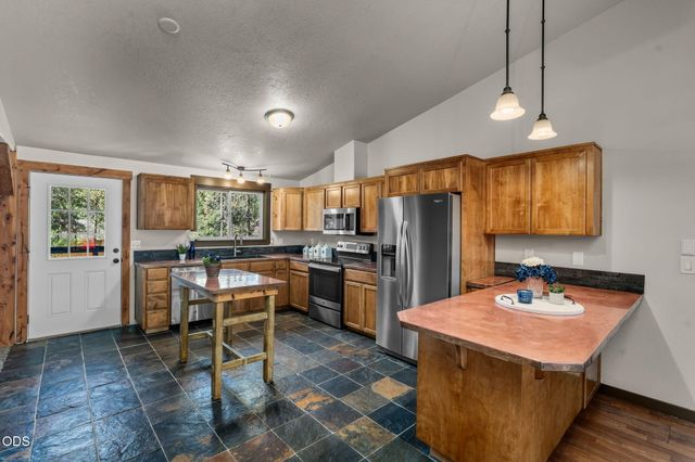 17065 Oxnard Road, Bend, OR 97707
