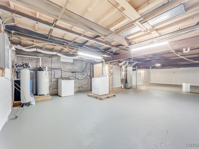 924 County Route 12, Schroeppel, NY 13132