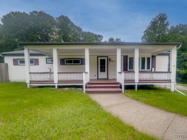 924 County Route 12, Schroeppel, NY 13132