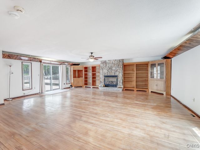 924 County Route 12, Schroeppel, NY 13132