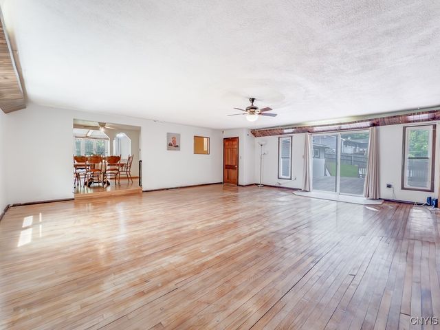 924 County Route 12, Schroeppel, NY 13132