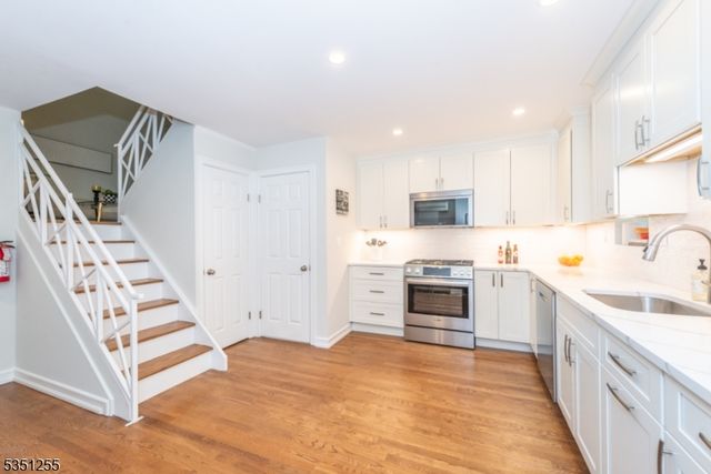 211 14Th St 1R, Hoboken City, NJ 07030