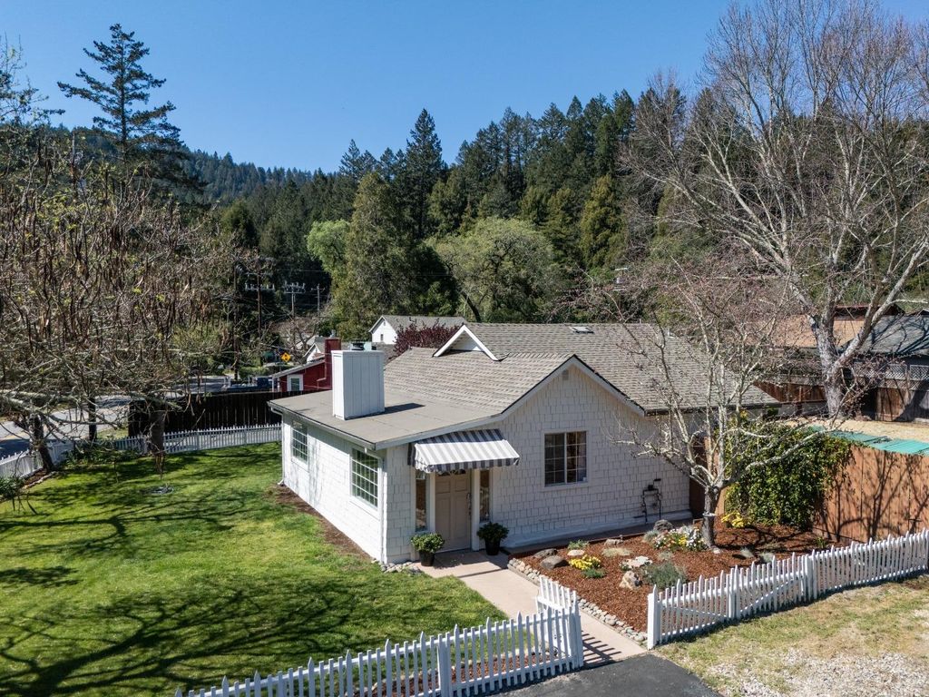 8215 Glen Arbor Road, Ben Lomond, CA 95005