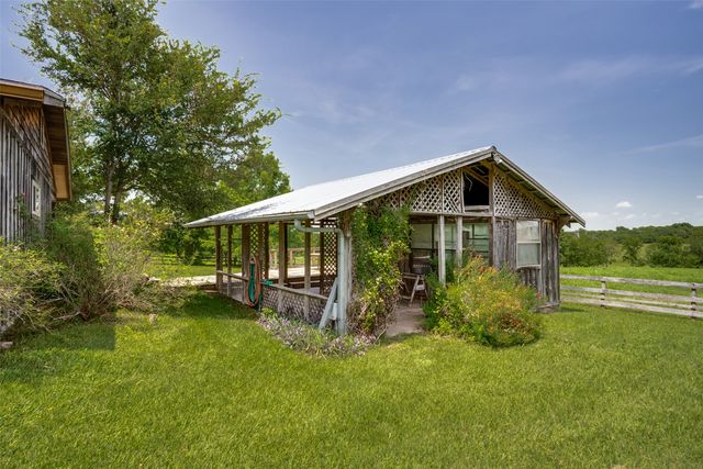 2457 NE County Road 0080, Corsicana, TX 75109