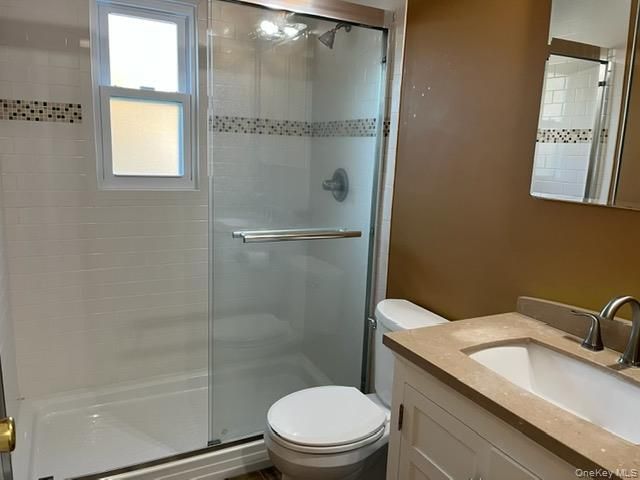 260 Waverly Avenue 15, Patchogue, NY 11772