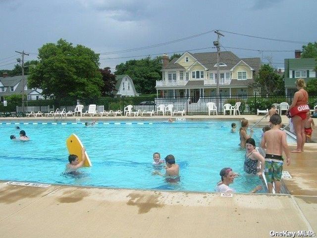 260 Waverly Avenue 15, Patchogue, NY 11772