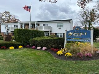 260 Waverly Avenue 15, Patchogue, NY 11772