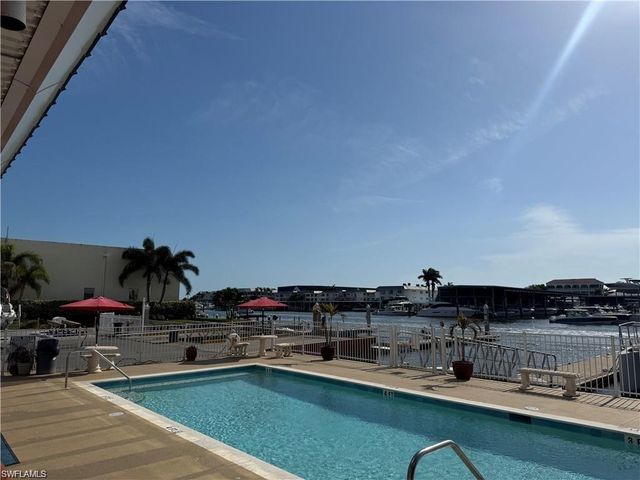 750 RIVER POINT A3-03 DR, Naples, FL 34102