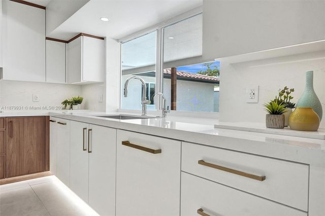 4814 Arthur St, Hollywood, FL 33021