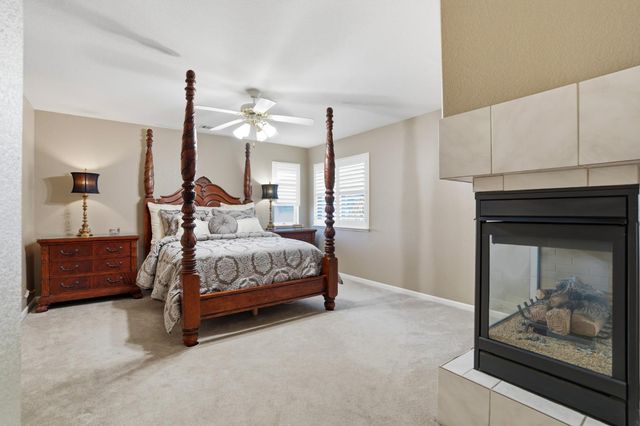 935 Shortland Cir, Manteca, CA 95337