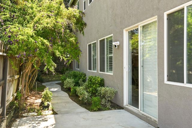935 Shortland Cir, Manteca, CA 95337