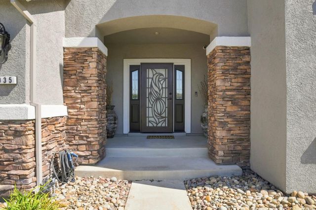 935 Shortland Cir, Manteca, CA 95337