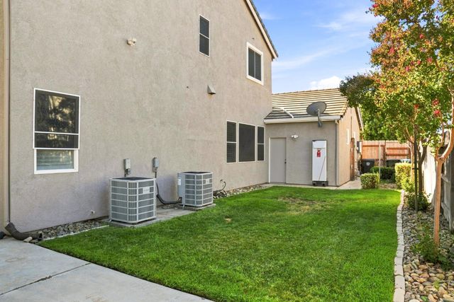 935 Shortland Cir, Manteca, CA 95337