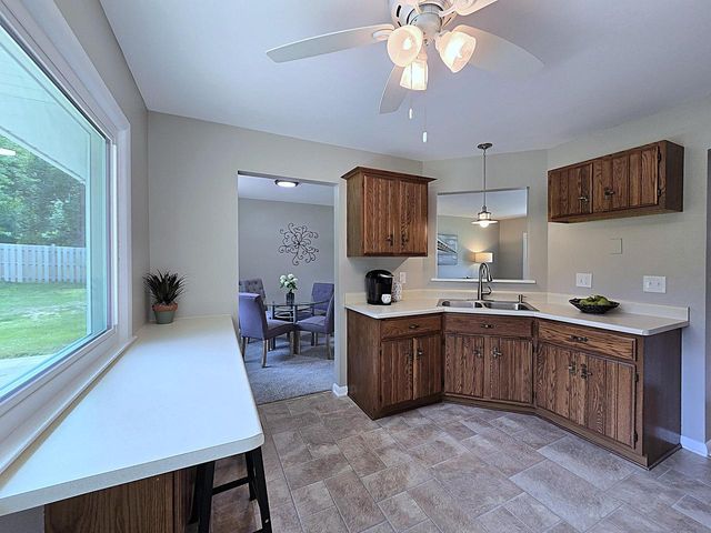 S63W12671 Emerson DRIVE, Muskego, WI 53150