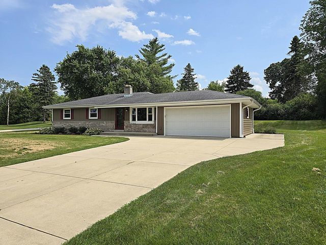 S63W12671 Emerson DRIVE, Muskego, WI 53150
