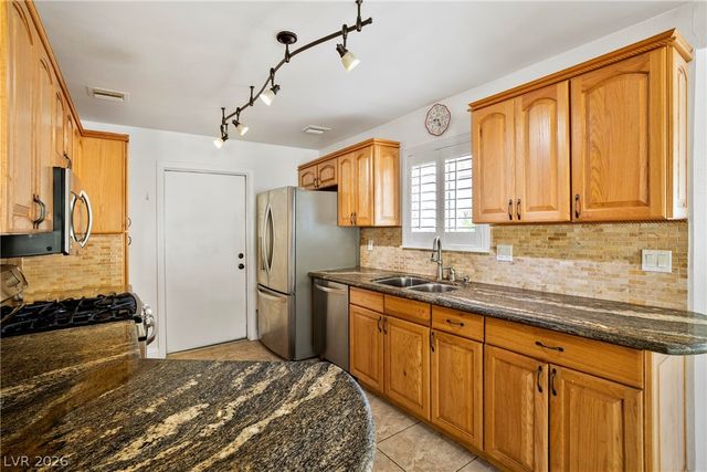 71 Chesney Drive, Henderson, NV 89074
