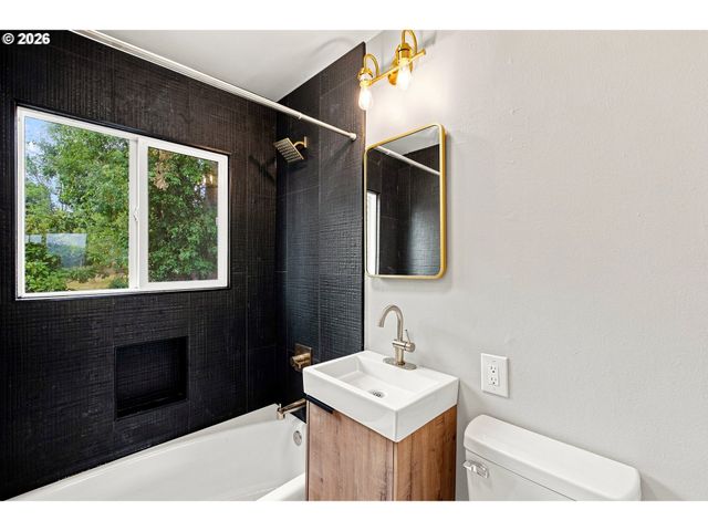 5421 Se THIESSEN Rd, Milwaukie, OR 97267