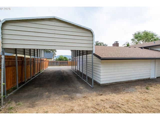 5421 Se THIESSEN Rd, Milwaukie, OR 97267