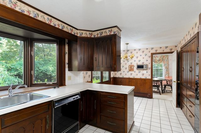 44 Camp Street, Paxton, MA 01612