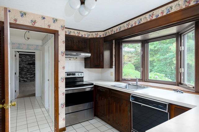 44 Camp Street, Paxton, MA 01612