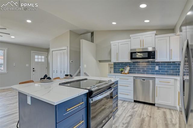 6710 Snowbird Drive, Colorado Springs, CO 80918